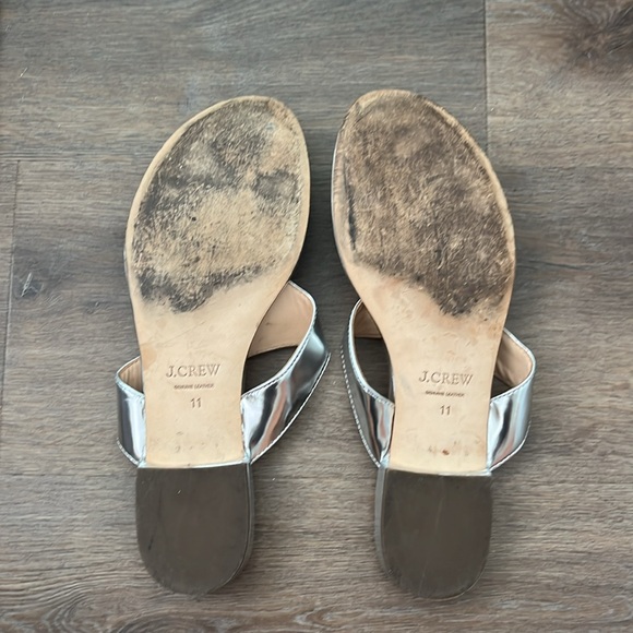 Metallic flip flops - Picture 3 of 3